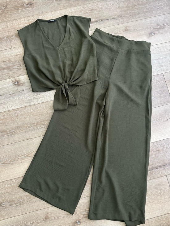 Amazon Other - 2 piece Amazon set sz small